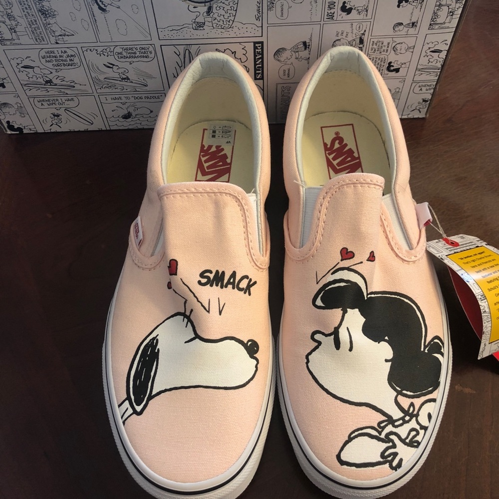 ❗️RARE❗️Vans x The Peanuts Slip On Sneakers
